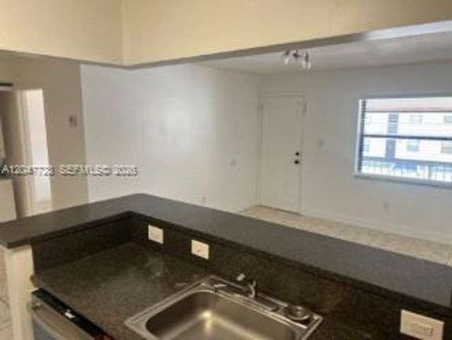 6040 Shakerwood Cir 203, Tamarac, FL 33319