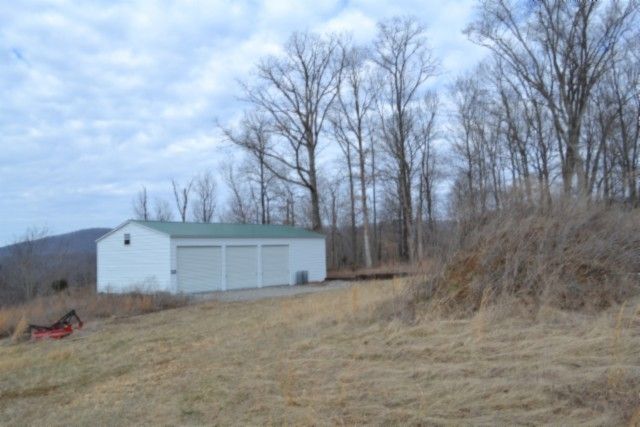 129 Rushing Springs Rd, Monterey, TN 38574