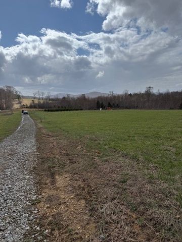 129 Rushing Springs Rd, Monterey, TN 38574