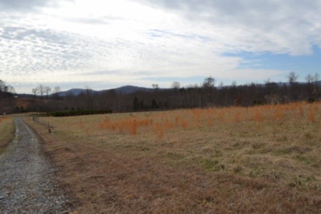 129 Rushing Springs Rd, Monterey, TN 38574