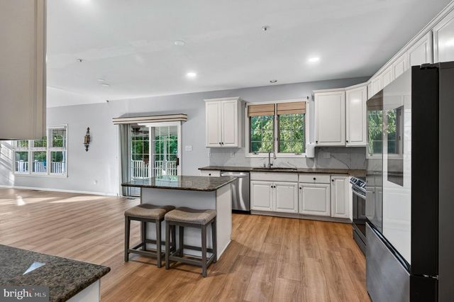 810 THICKET CT, West Chester, PA 19380
