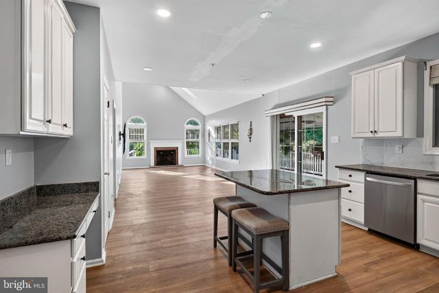 810 THICKET CT, West Chester, PA 19380