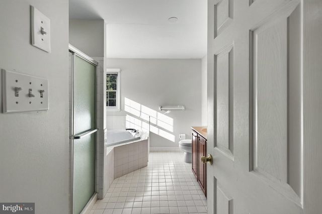 810 THICKET CT, West Chester, PA 19380