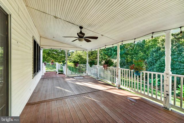 810 THICKET CT, West Chester, PA 19380