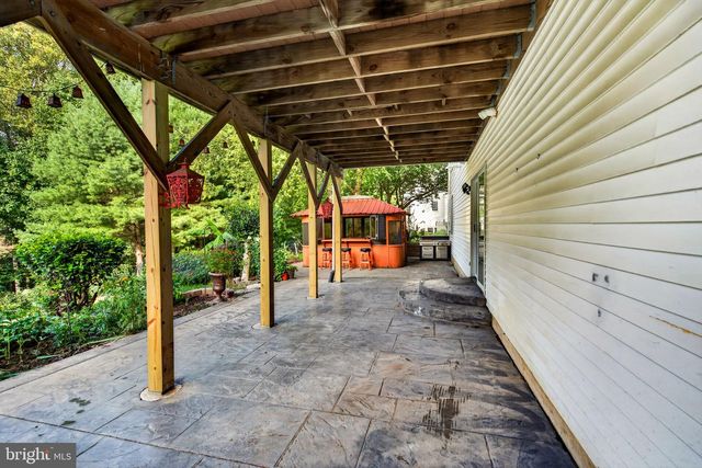810 THICKET CT, West Chester, PA 19380