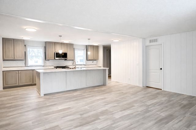 68 Joymar Dr, Saint Cloud, MN 56301