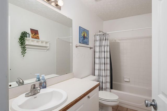 8133 Dunaway Lane, Westerville, OH 43082