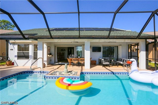 1394 Monarch CIR, Naples, FL 34116