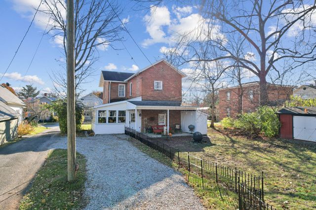 102 W Lincoln Avenue, Delaware, OH 43015