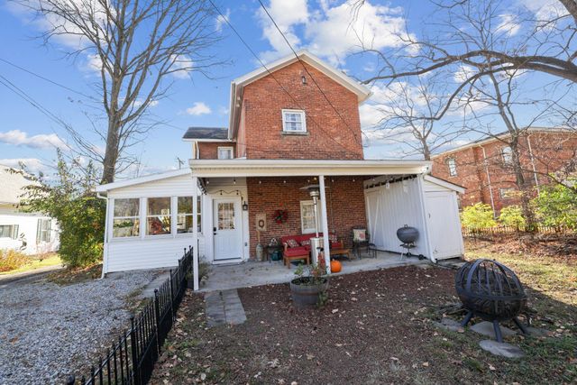 102 W Lincoln Avenue, Delaware, OH 43015