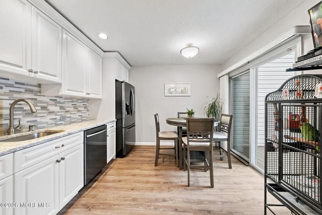 39 Hummingbird Court, Marlboro, NJ 07746