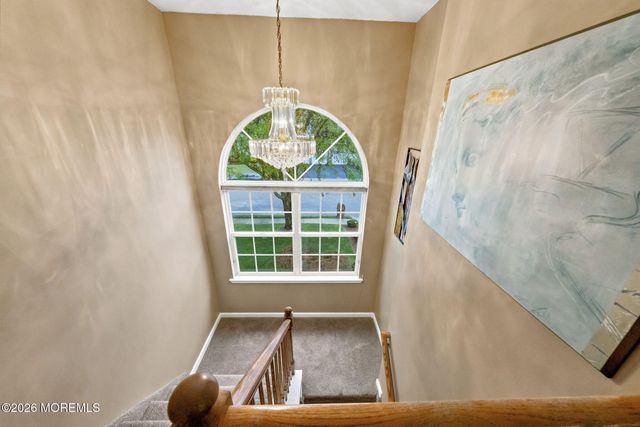 39 Hummingbird Court, Marlboro, NJ 07746