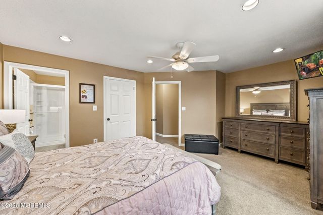 39 Hummingbird Court, Marlboro, NJ 07746