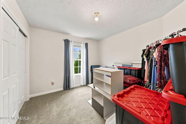 39 Hummingbird Court, Marlboro, NJ 07746
