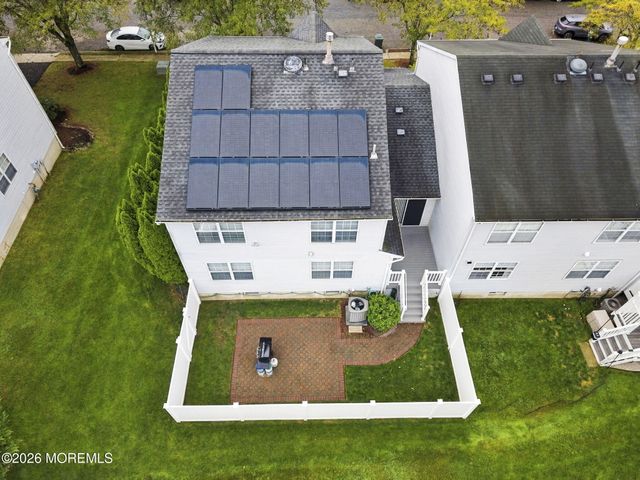 39 Hummingbird Court, Marlboro, NJ 07746