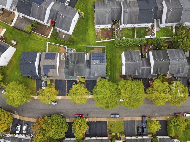 39 Hummingbird Court, Marlboro, NJ 07746