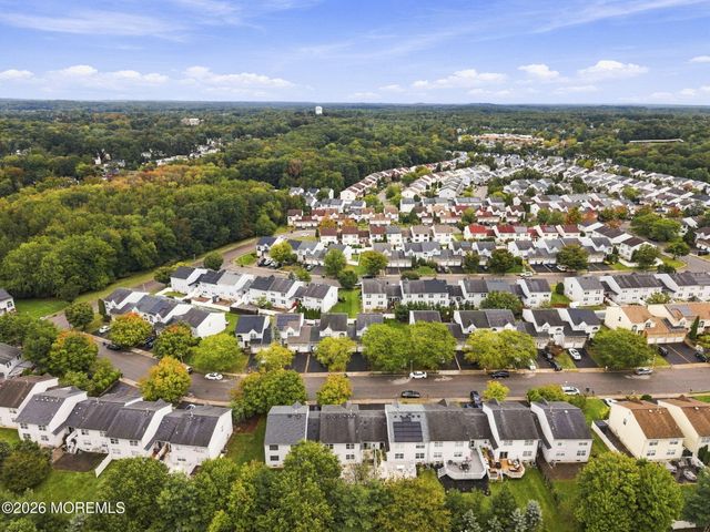 39 Hummingbird Court, Marlboro, NJ 07746