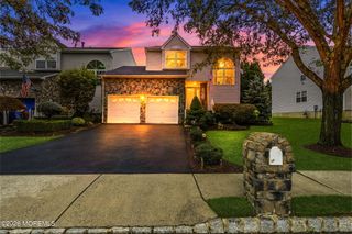 39 Hummingbird Court, Marlboro, NJ 07746