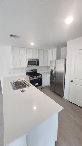 9238 Coral Trout Way, Baytown, TX 77521