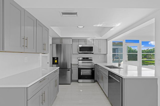 4300 NW 45th Terrace, Lauderdale Lakes, FL 33319