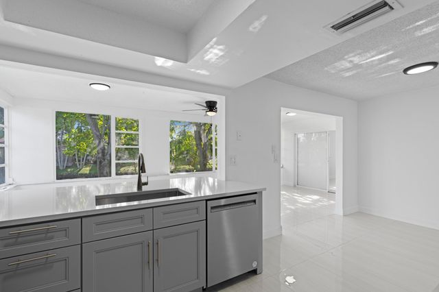 4300 NW 45th Terrace, Lauderdale Lakes, FL 33319