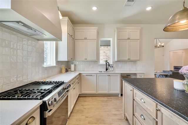 8110 Goldfinch Drive, Guthrie, OK 73044