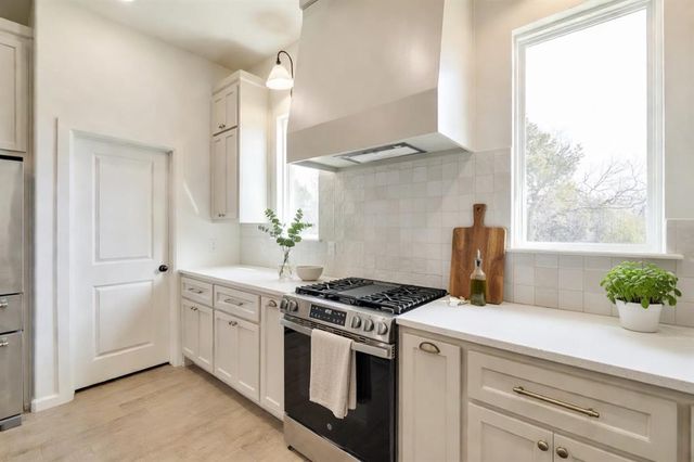 8110 Goldfinch Drive, Guthrie, OK 73044