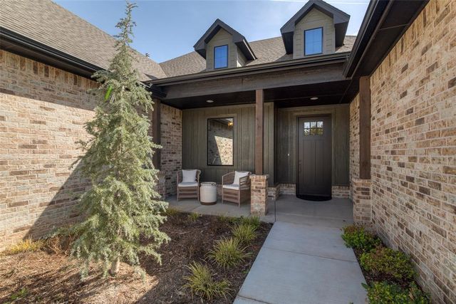 8110 Goldfinch Drive, Guthrie, OK 73044