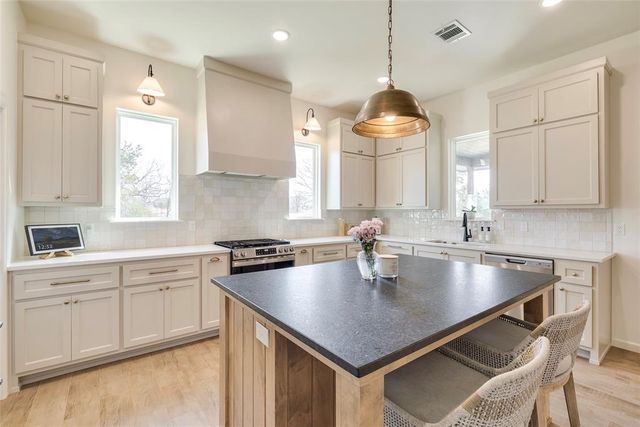 8110 Goldfinch Drive, Guthrie, OK 73044