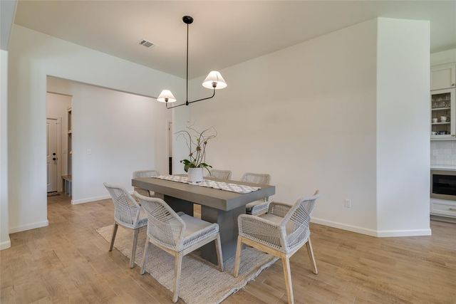 8110 Goldfinch Drive, Guthrie, OK 73044