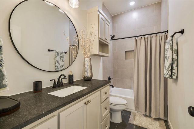 8110 Goldfinch Drive, Guthrie, OK 73044