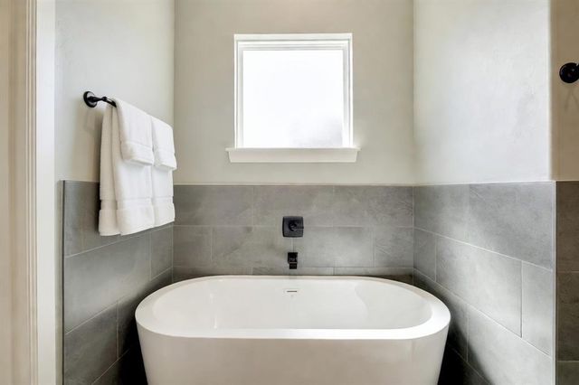 8110 Goldfinch Drive, Guthrie, OK 73044