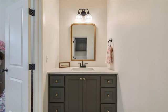 8110 Goldfinch Drive, Guthrie, OK 73044