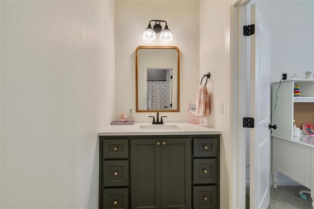 8110 Goldfinch Drive, Guthrie, OK 73044