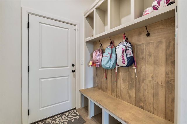 8110 Goldfinch Drive, Guthrie, OK 73044