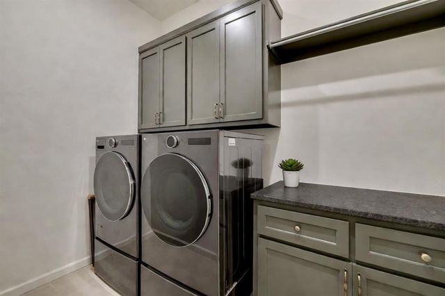 8110 Goldfinch Drive, Guthrie, OK 73044