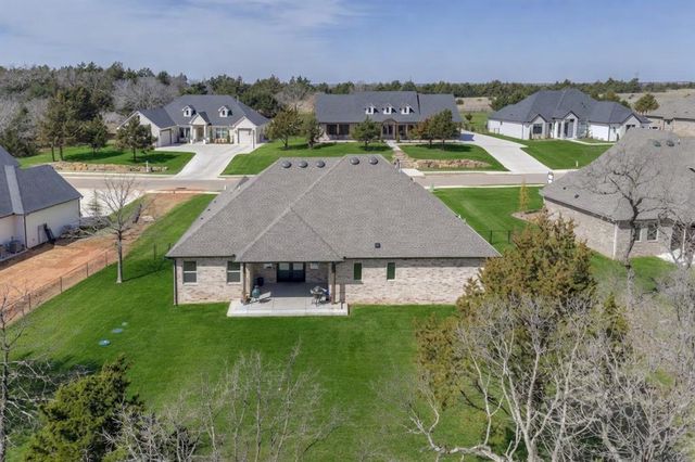 8110 Goldfinch Drive, Guthrie, OK 73044