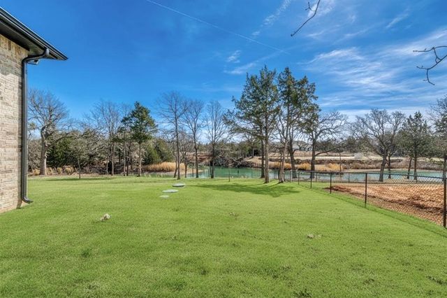 8110 Goldfinch Drive, Guthrie, OK 73044