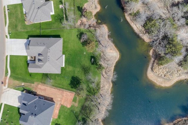 8110 Goldfinch Drive, Guthrie, OK 73044