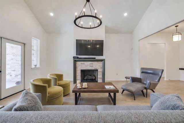 8110 Goldfinch Drive, Guthrie, OK 73044