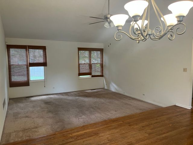 821 BRENTWOOD Drive, Cary, IL 60013