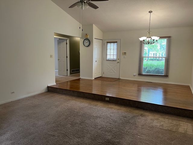 821 BRENTWOOD Drive, Cary, IL 60013