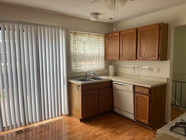 821 BRENTWOOD Drive, Cary, IL 60013