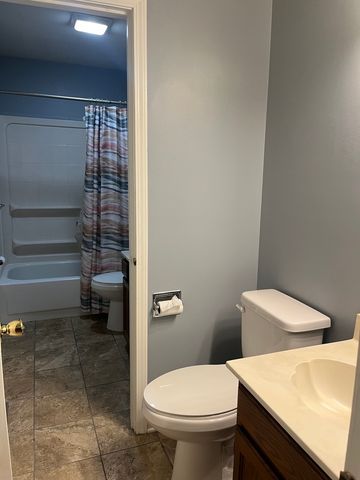821 BRENTWOOD Drive, Cary, IL 60013
