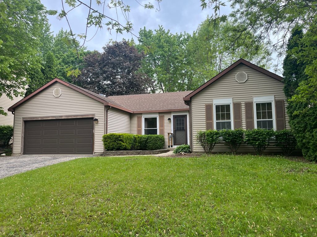 821 BRENTWOOD Drive, Cary, IL 60013