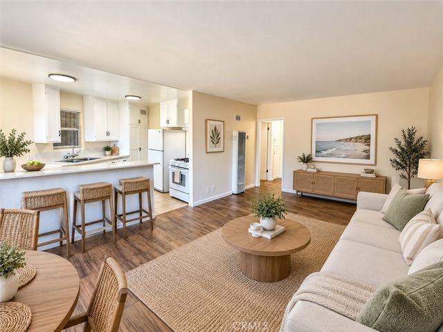 10203 England Avenue, Inglewood, CA 90303