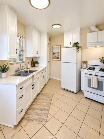 10203 England Avenue, Inglewood, CA 90303