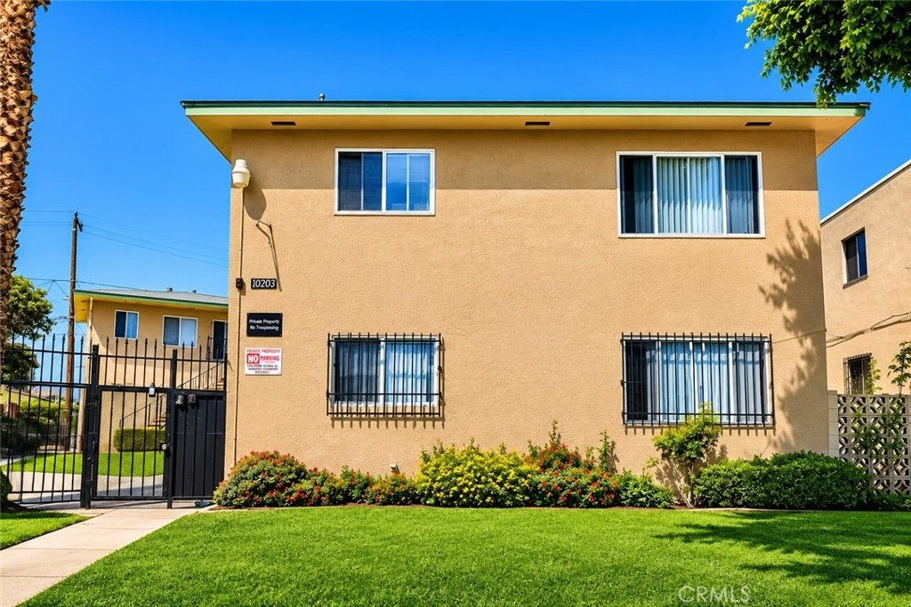 10203 England Avenue, Inglewood, CA 90303 — photo 2