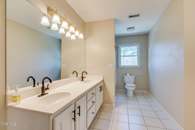 303 Breckenridge Trace 303, Kingsport, TN 37663