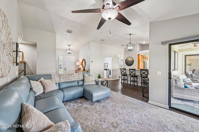 2184 AZTEC Drive W, Jacksonville, FL 32246